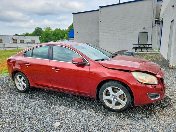 2013 VOLVO S60