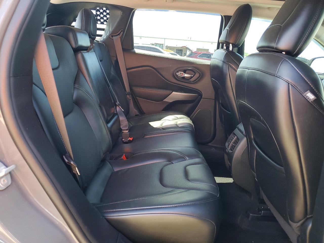 2021 JEEP CHEROKEE LATITUDE LUX 4X2