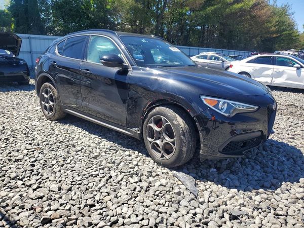 2022 ALFA ROMEO STELVIO AWD