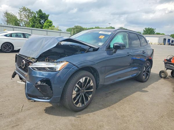 2026 VOLVO XC60 Plus Dark