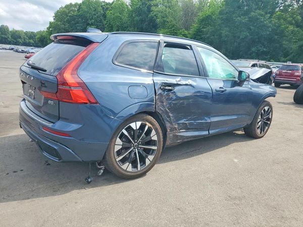 2026 VOLVO XC60 Plus Dark