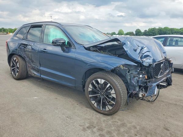 2026 VOLVO XC60 Plus Dark