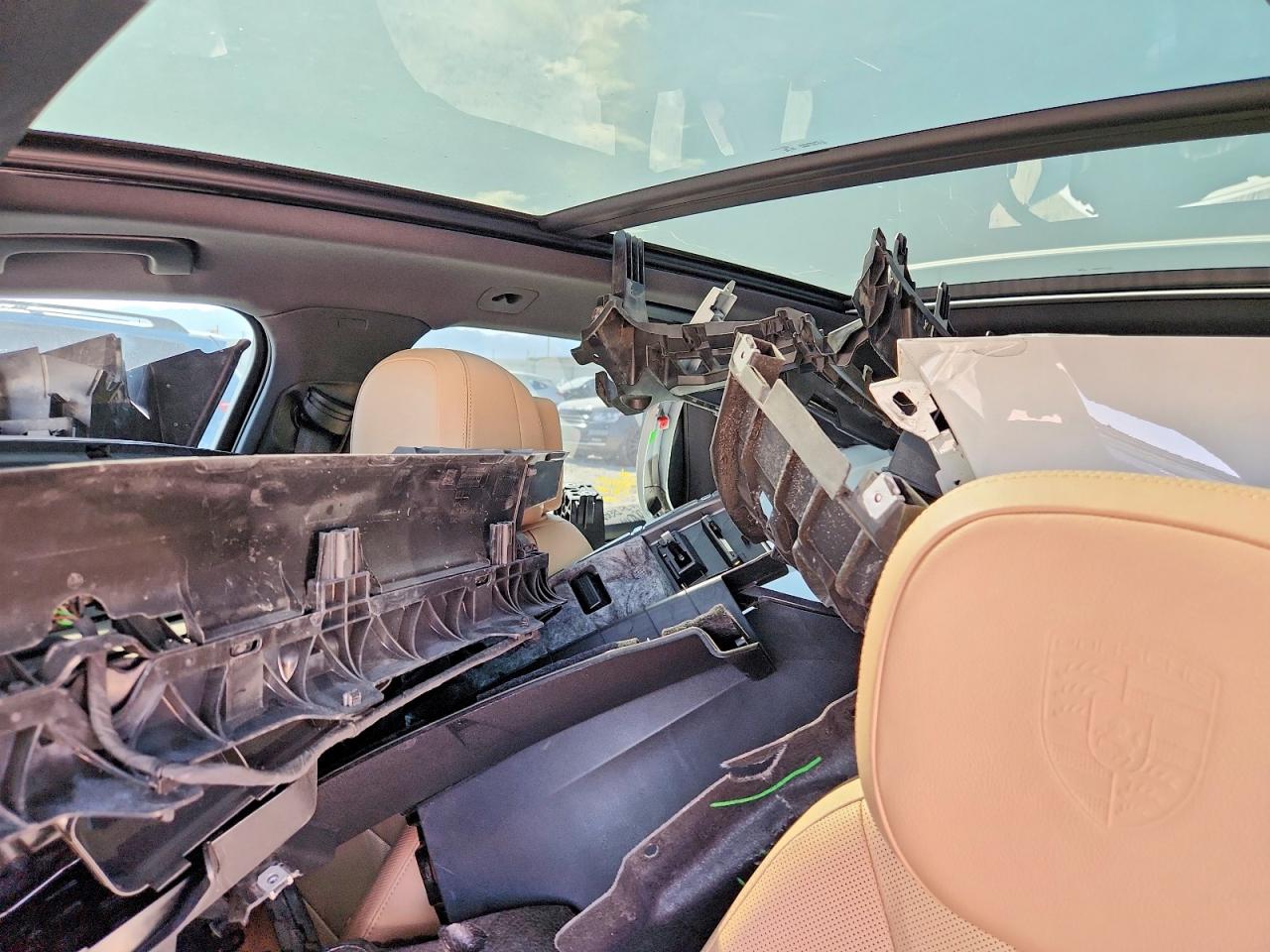 2025 PORSCHE CAYENNE
