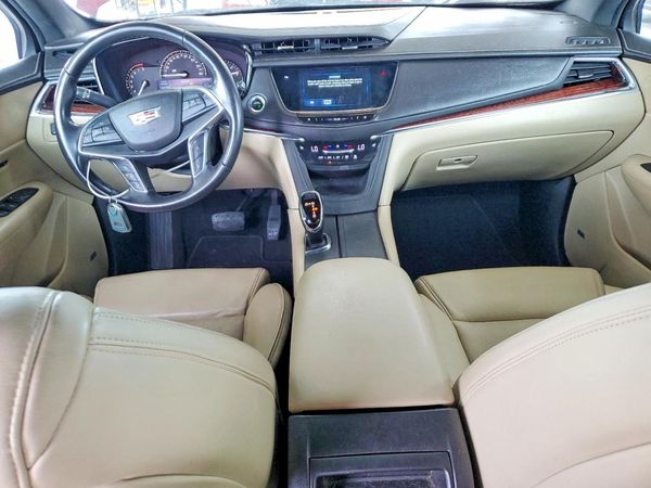 2017 CADILLAC XT5 Luxury