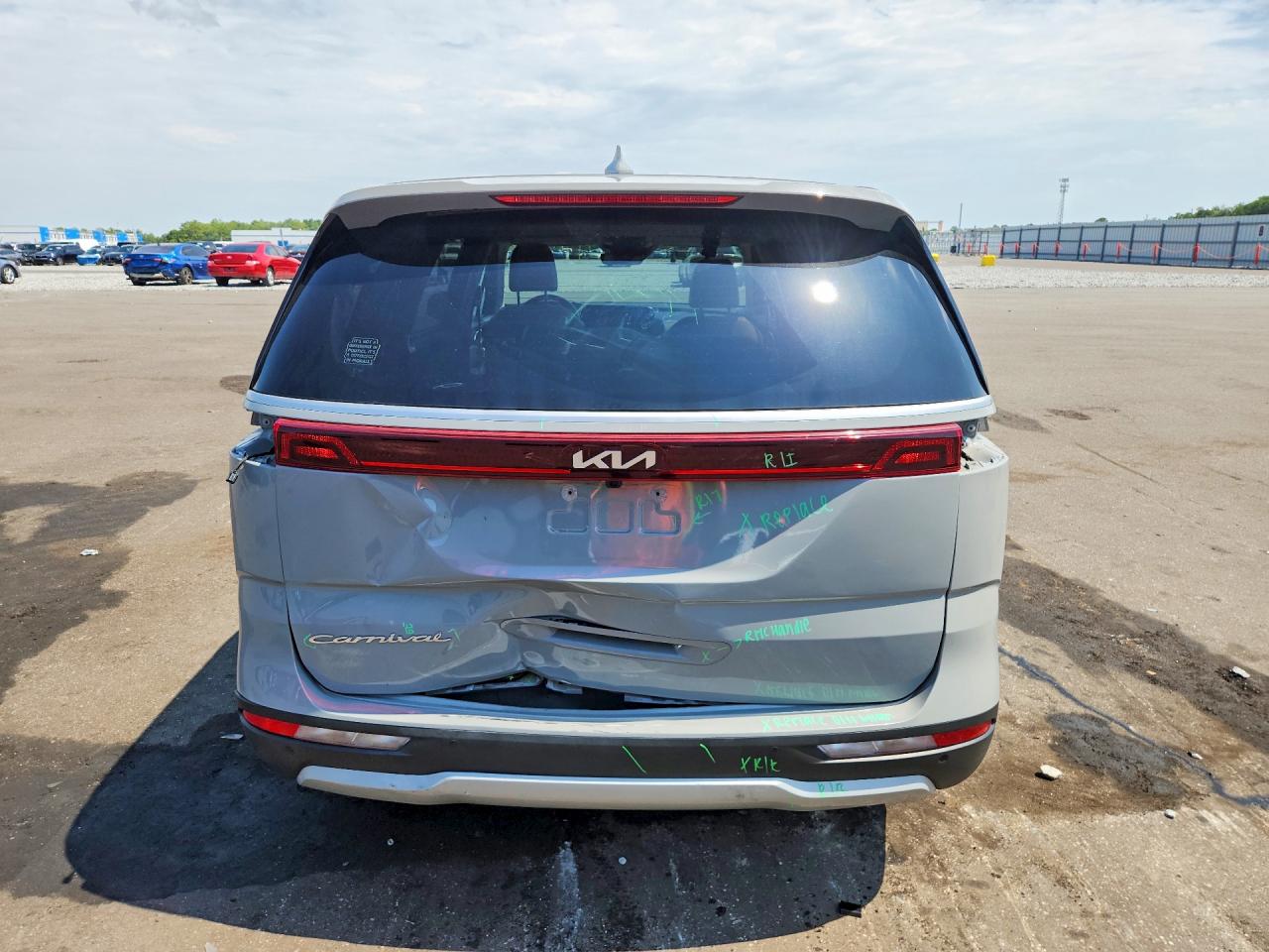 2022 KIA CARNIVAL EX