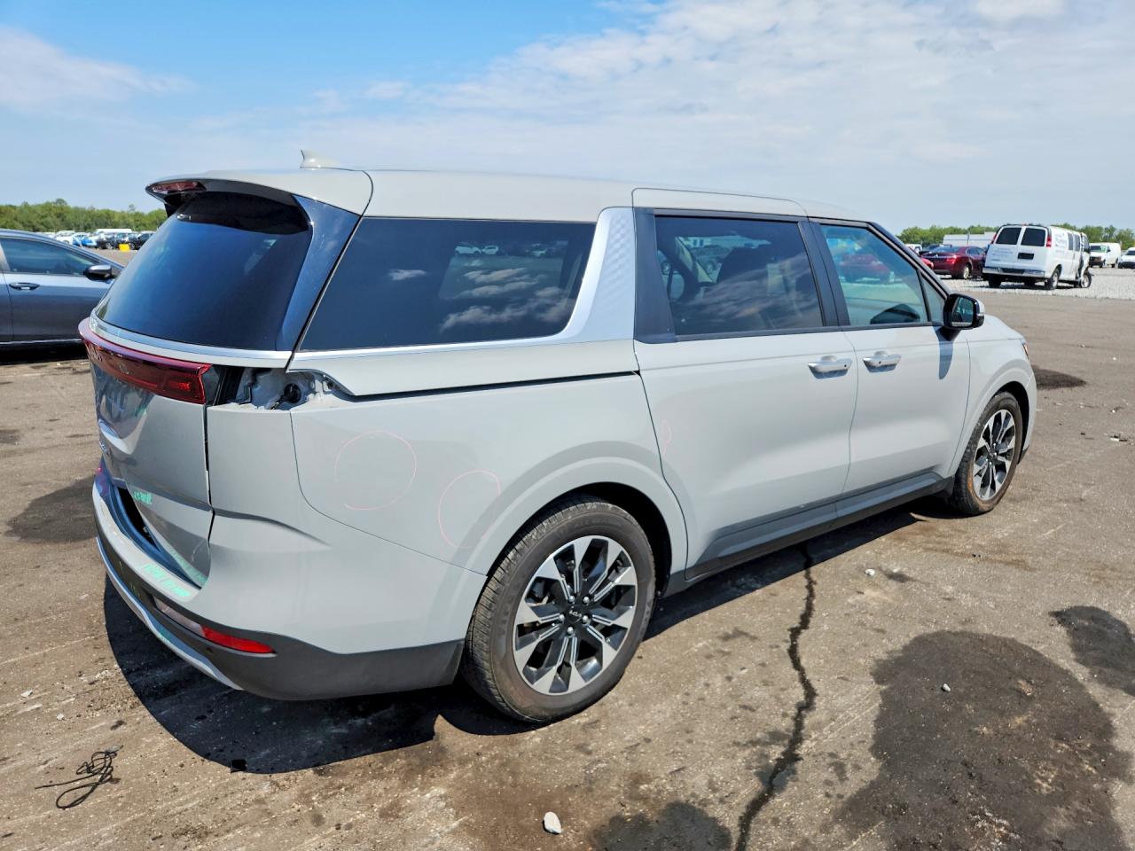 2022 KIA CARNIVAL EX