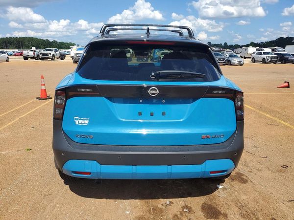 2025 NISSAN KICKS SR