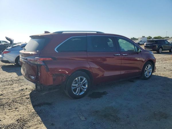 2024 TOYOTA SIENNA Platinum