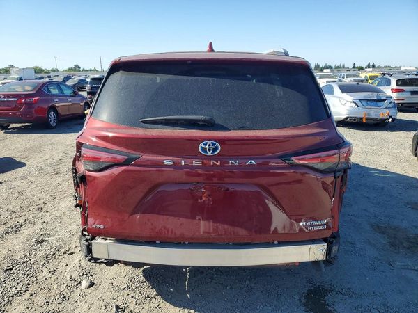 2024 TOYOTA SIENNA Platinum
