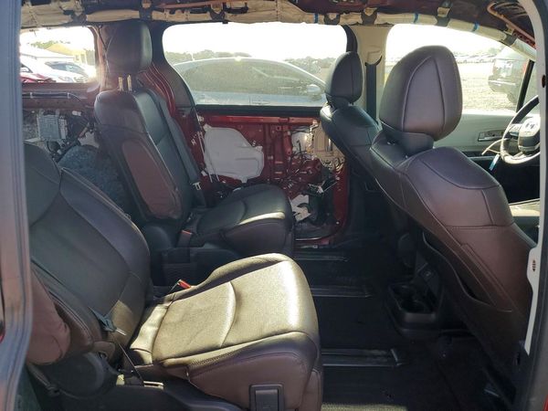 2024 TOYOTA SIENNA Platinum