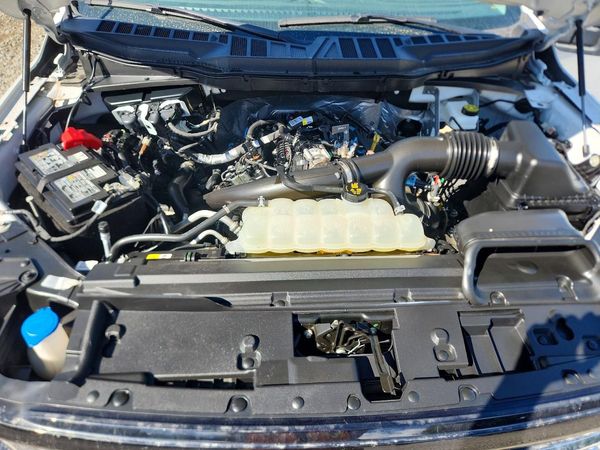 2025 FORD F150 XLT — Engine bay