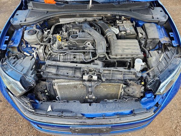 2023 VOLKSWAGEN JETTA SE w/ Sunroof