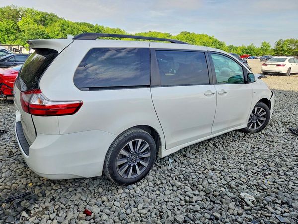 2019 TOYOTA SIENNA