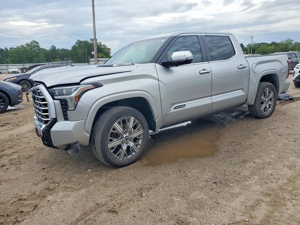 2024 TOYOTA TUNDRA Capstone