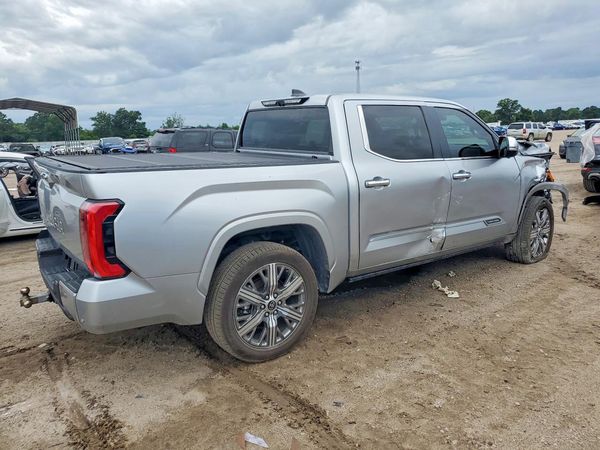 2024 TOYOTA TUNDRA Capstone