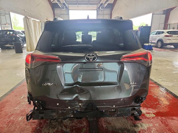 2018 TOYOTA RAV4 Adventure/XLE