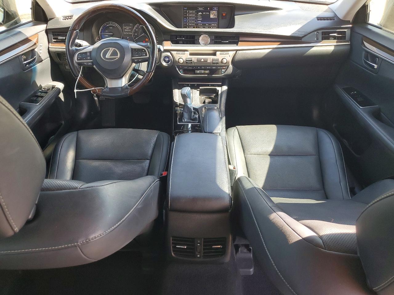 2016 LEXUS ES 300h