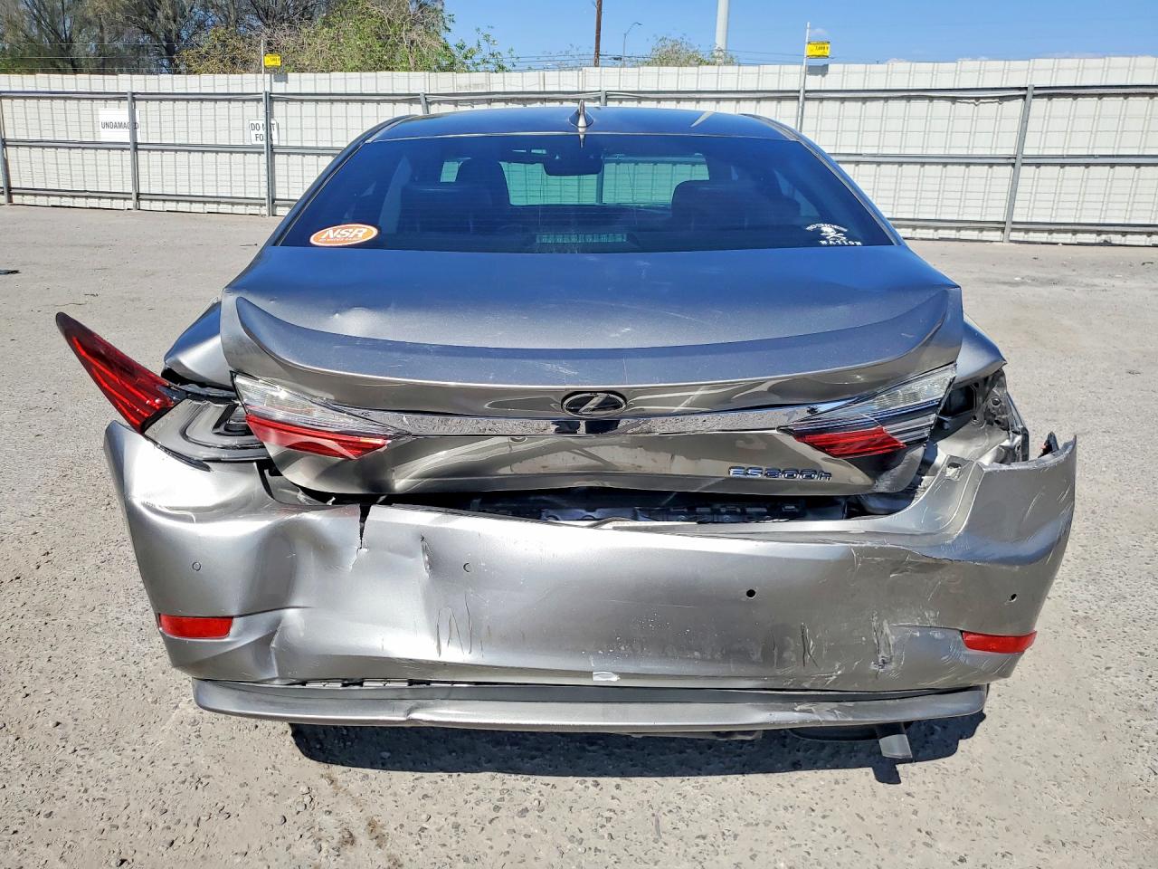 2016 LEXUS ES 300h