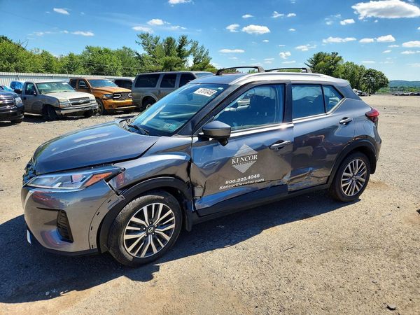 2021 NISSAN KICKS