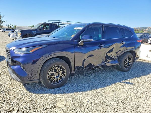 2021 TOYOTA HIGHLANDER XLE Nav