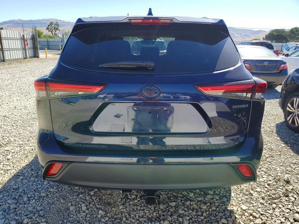 2021 TOYOTA HIGHLANDER XLE Nav
