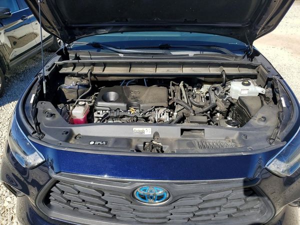 2021 TOYOTA HIGHLANDER XLE Nav