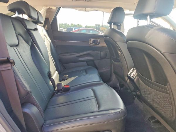2023 KIA SORENTO S