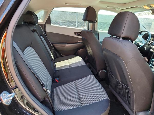 2018 HYUNDAI KONA SEL with Tech Pkg