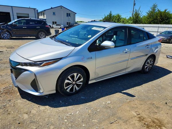 2018 TOYOTA PRIUS Plus/Premium/Advanced