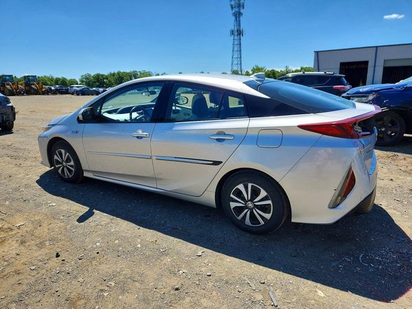 2018 TOYOTA PRIUS Plus/Premium/Advanced