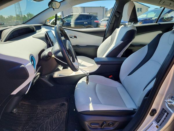 2018 TOYOTA PRIUS Plus/Premium/Advanced