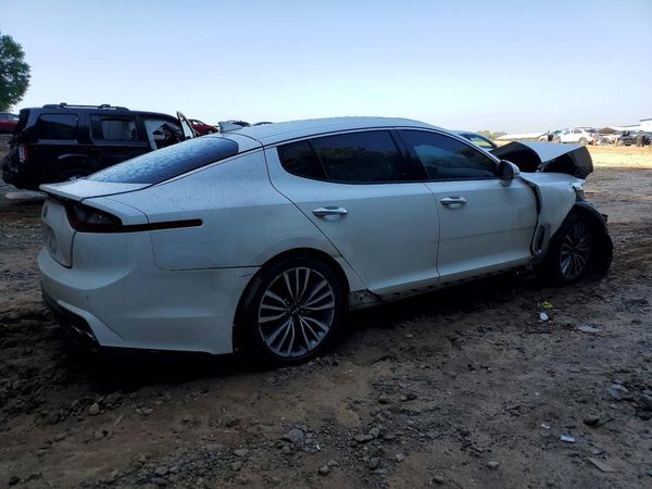 2019 KIA STINGER