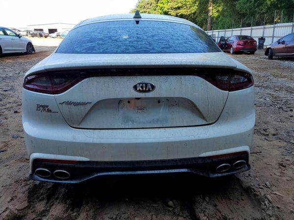 2019 KIA STINGER