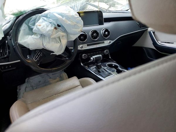 2019 KIA STINGER