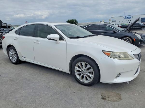 2013 LEXUS ES 300h