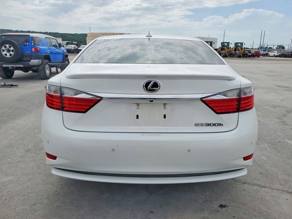 2013 LEXUS ES 300h