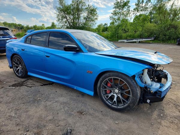 2016 DODGE CHARGER SRT 392 — Passenger 3/4