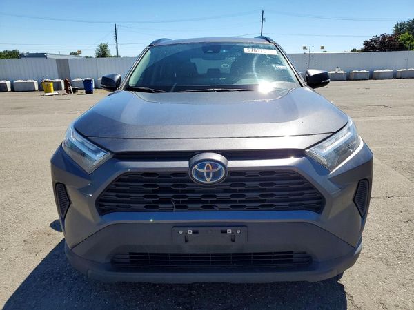 2022 TOYOTA RAV4 XLE