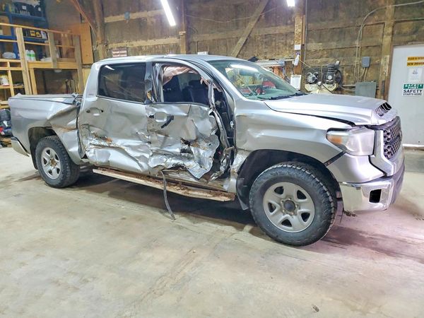 2021 TOYOTA TUNDRA SR5 grade