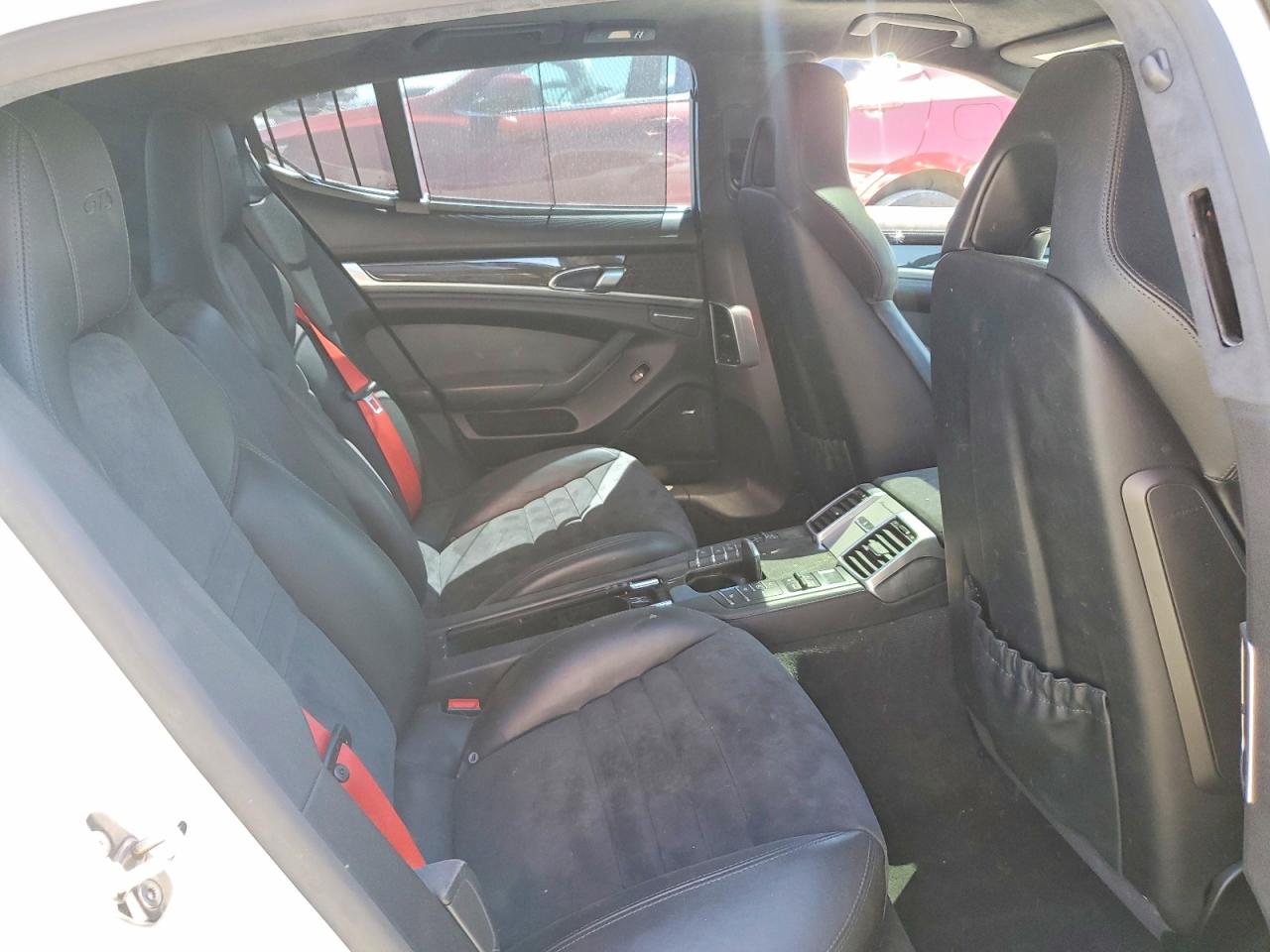 2016 PORSCHE PANAMERA