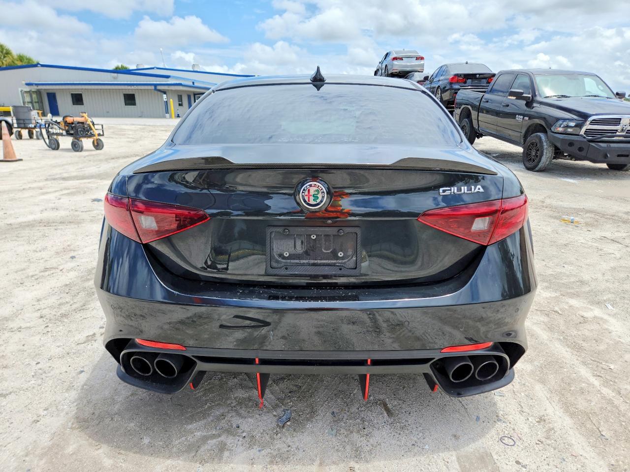2017 ALFA ROMEO GIULIA QUADRIFOGLIO RWD