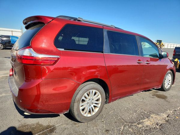 2015 TOYOTA SIENNA