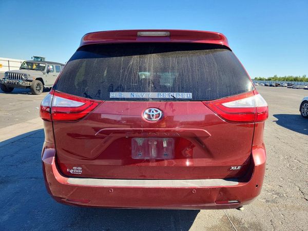 2015 TOYOTA SIENNA