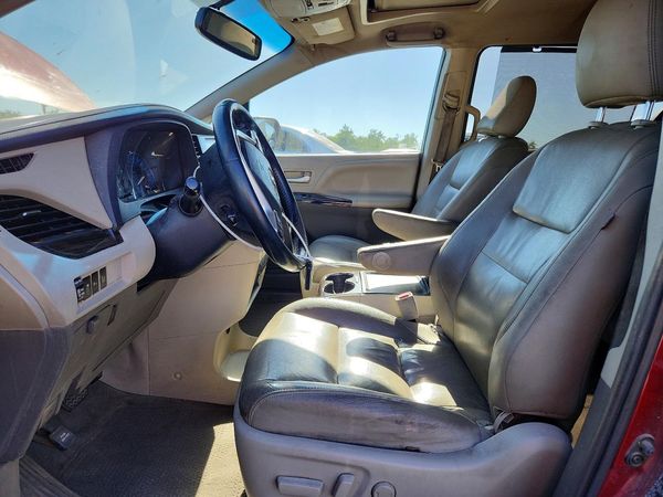 2015 TOYOTA SIENNA