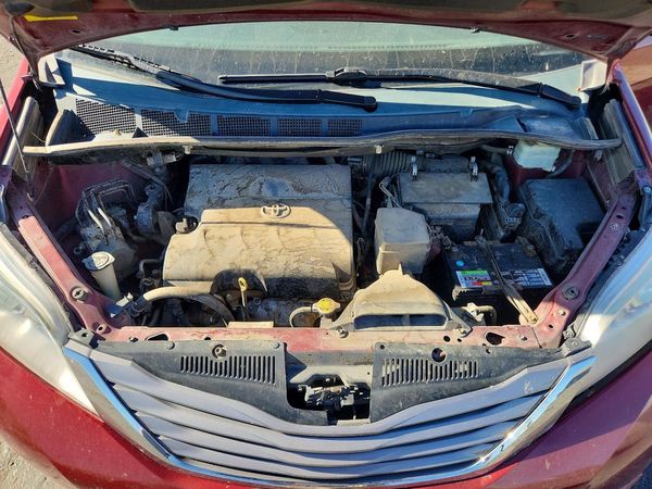 2015 TOYOTA SIENNA