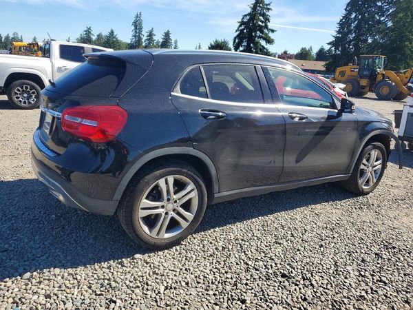2015 MERCEDES-BENZ GLA GLA250