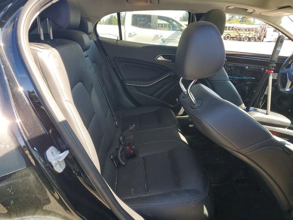 2015 MERCEDES-BENZ GLA GLA250