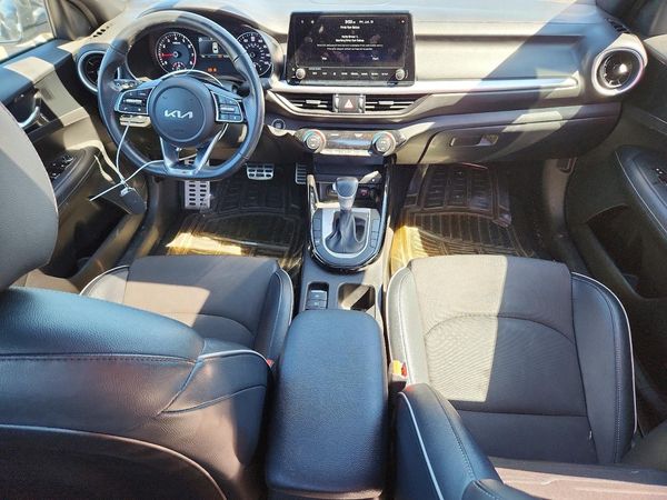 2023 KIA FORTE GT Line