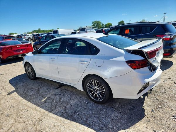 2023 KIA FORTE GT Line