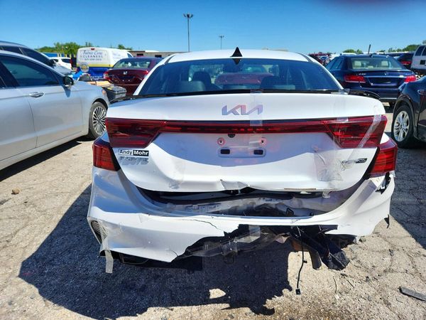 2023 KIA FORTE GT Line